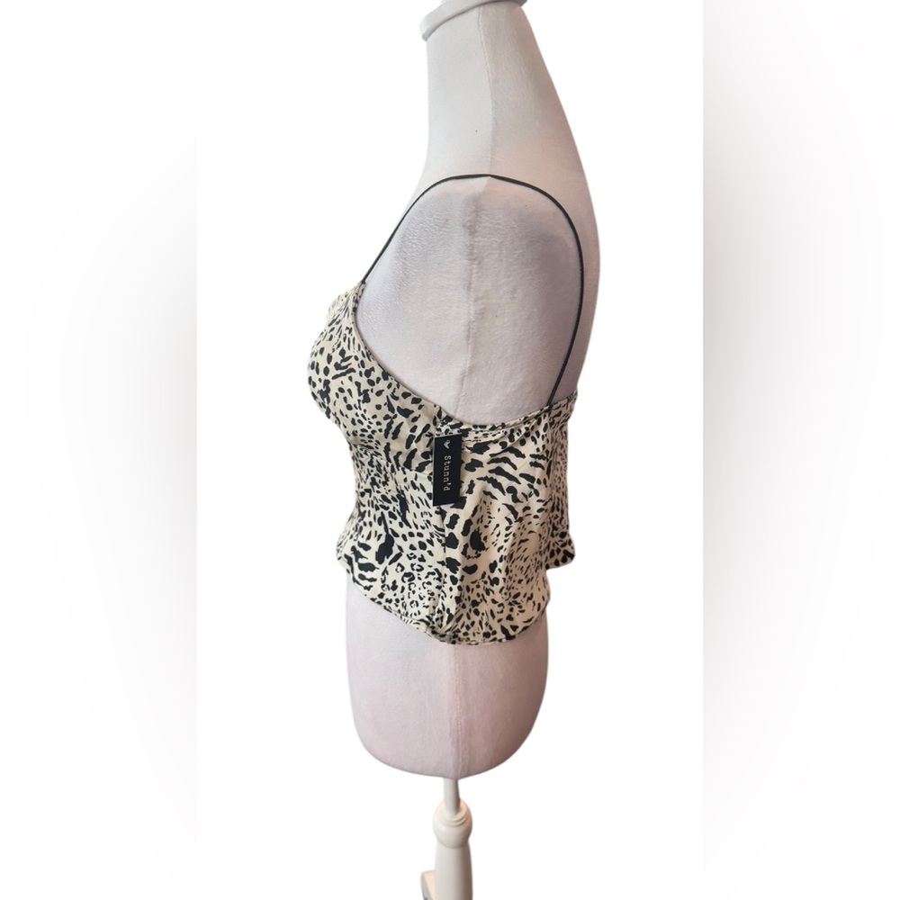 Leopard Print Spaghetti Strap Crop Top - Picture 3 of 6